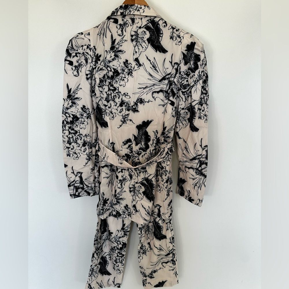 Bird Print Jacket and Cigarette Pants - Picture 5 of 12
